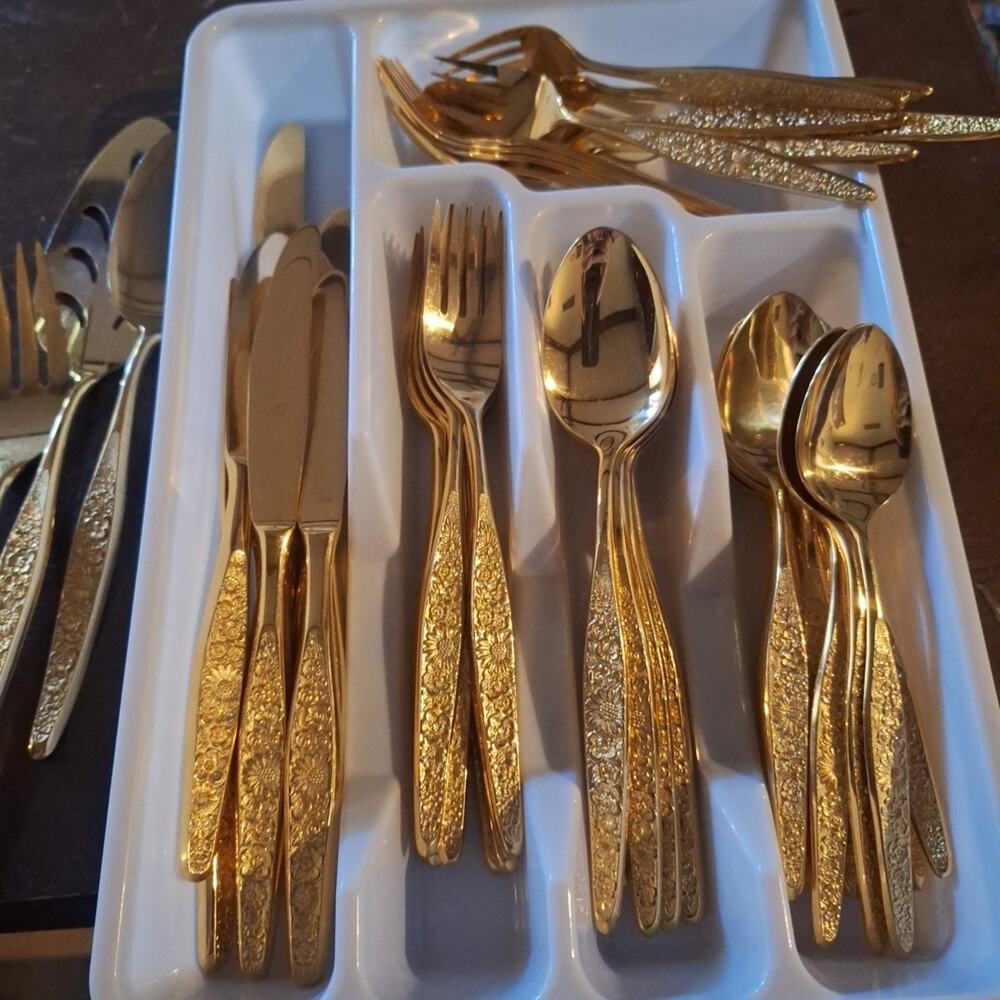 53 Piece VIP Gold Plated (Daisy Bouquet ?) Flatware See Photos Very Nice
